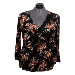 Torrid Black with Floral Accents Long Sleeve Smocked Waist Blouse (Size 2)